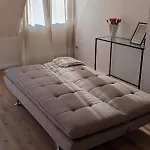 Komplett Renovierte Design-wohnung In Stadtnähe *