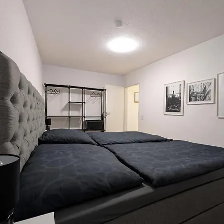 Komplett Renovierte Design-wohnung In Stadtnähe *