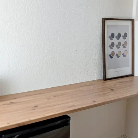 Komplett Renovierte Design-wohnung In Stadtnähe Apartment *