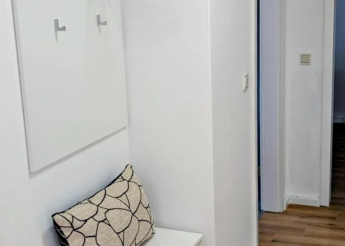 Komplett Renovierte Design-wohnung In Stadtnaehe Appartement *
